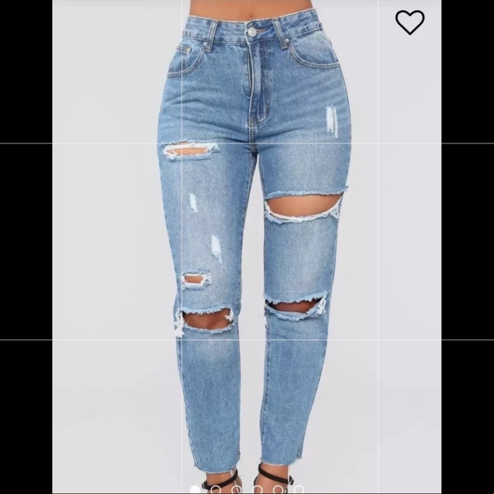 NWT Fashion Nova distressed boyfriend jeans size 2